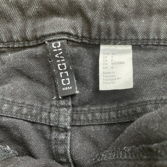 H&M Black Mini Skirt - Picture 3 of 3